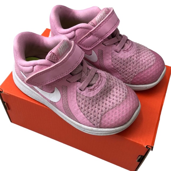 Nike Revolution Kids - Picture 1 of 7